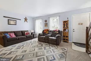 691 Topaz Dr, Lancaster, PA 17603 - Photo 3
