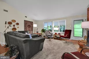 1734 Colonial Manor Dr, Lancaster, PA 17603 - Photo 5
