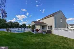 24 Sovereign Cir, Lititz, PA 17543 - Photo 9