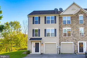 113 Ironwood Ct, Denver, PA 17517 - Photo 1