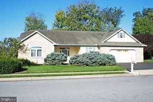 555 Blossom Trl Trail, Mount Joy, PA 17552 - Photo 5