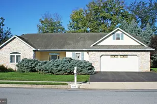 555 Blossom Trl Trail, Mount Joy, PA 17552 - Photo 3