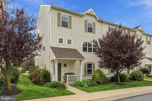 223 Norbury Cir, Willow Street, PA 17584 - Photo 3