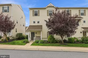 223 Norbury Cir, Willow Street, PA 17584 - Photo 1