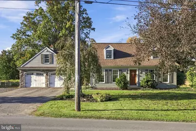 227 W Huyard Road, New Holland, PA 17557 - Photo 1