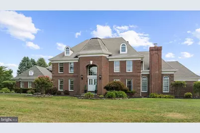 4303 W Wyndemere Circle, Schnecksville, PA 18078 - Photo 3