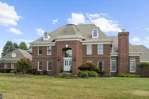 4303 W Wyndemere Cir, Schnecksville, PA 18078 - Photo 3