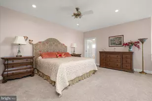 4303 W Wyndemere Cir, Schnecksville, PA 18078 - Photo 23