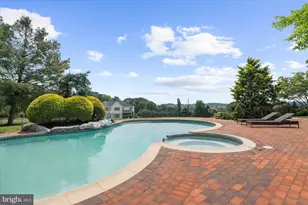 4303 W Wyndemere Cir, Schnecksville, PA 18078 - Photo 61