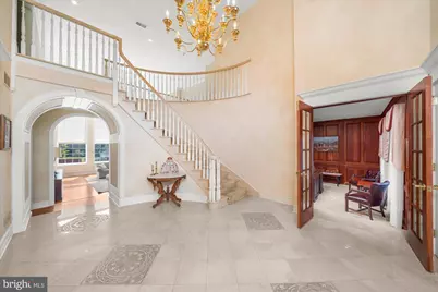 4303 W Wyndemere Circle, Schnecksville, PA 18078 - Photo 5