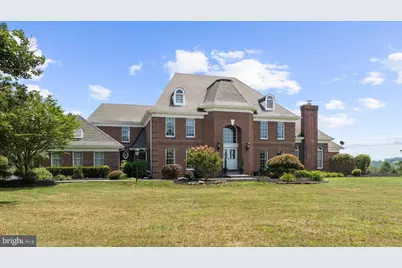 4303 W Wyndemere Circle, Schnecksville, PA 18078 - Photo 1