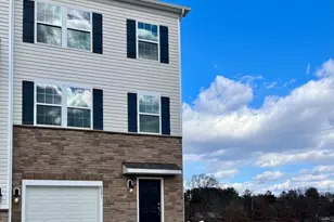 8341 Alexander Ct, Breinigsville, PA 18031 - Photo 3