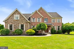 4490 Canterbury Dr, Emmaus, PA 18049 - Photo 3