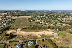 5600 Majestic View Dr, Schnecksville, PA 18078 - Photo 9