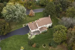 2570 Millbrook Dr, Emmaus, PA 18049 - Photo 5