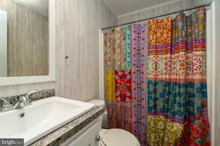 1041 Dogwood St, Laurys Station, PA 18059 - Photo 21