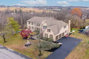 2243 Oakwood Ct, Fogelsville, PA 18051 - Photo 3