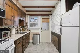 1950 Oxford Dr, Allentown, PA 18103 - Photo 15