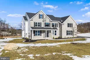 5031 Hunter Ln, Emmaus, PA 18049 - Photo 3