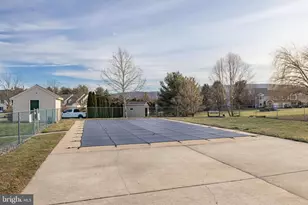 319 Surrey Pl, Macungie, PA 18062 - Photo 35