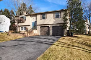 1989 Pierce Dr, Whitehall, PA 18052 - Photo 1