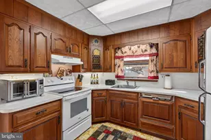 1824 Hilltop Terrace, Bethlehem, PA 18018 - Photo 9