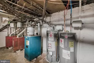 318 N 7th St, Allentown, PA 18102 - Photo 9