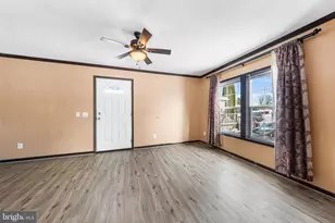 8754 Breinig Run Cir, Breinigsville, PA 18031 - Photo 5