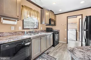 8754 Breinig Run Cir, Breinigsville, PA 18031 - Photo 9