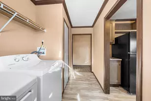 8754 Breinig Run Cir, Breinigsville, PA 18031 - Photo 11