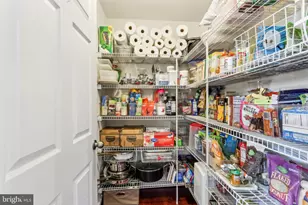 955 Yorkshire Dr, Breinigsville, PA 18031 - Photo 11