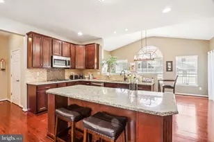 955 Yorkshire Dr, Breinigsville, PA 18031 - Photo 17