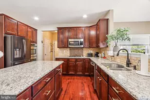 955 Yorkshire Dr, Breinigsville, PA 18031 - Photo 13