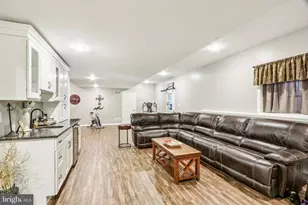 955 Yorkshire Dr, Breinigsville, PA 18031 - Photo 47