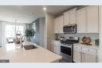 1440 Silk Run, Breinigsville, PA 18031 - Photo 9