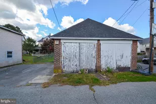 1053 3rd St, Whitehall, PA 18052 - Photo 25