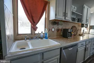 8600 Delong Dr, Slatington, PA 18080 - Photo 27