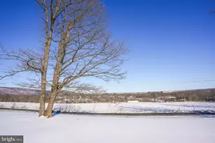 8600 Delong Dr, Slatington, PA 18080 - Photo 17