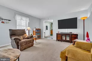 2593 Halleck Dr, Whitehall, PA 18052 - Photo 15