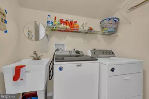 2593 Halleck Dr, Whitehall, PA 18052 - Photo 35