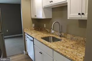 2620 Mountain Ln, Allentown, PA 18103 - Photo 7