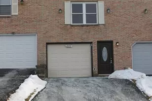 2620 Mountain Ln, Allentown, PA 18103 - Photo 3