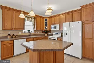 2852 Donegal Dr, Macungie, PA 18062 - Photo 15