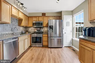 1048 Sparrow Way, Breinigsville, PA 18031 - Photo 17