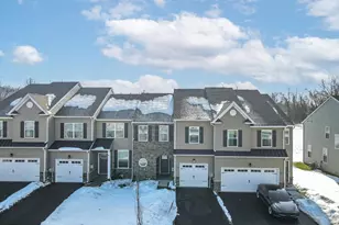 164 Maureen Ln, Allentown, PA 18104 - Photo 1