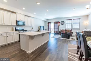 1031 Turnstone Dr, Fogelsville, PA 18051 - Photo 11