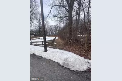 4825 S Mountain Drive, Emmaus, PA 18049 - Photo 3