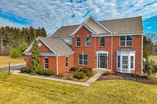 1919 Pembrooke Dr, Macungie, PA 18062 - Photo 1