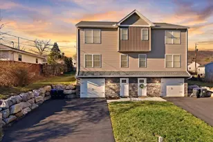 839 E Lynnwood St, Allentown, PA 18103 - Photo 1