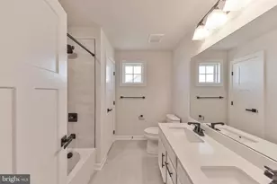 2890 Hawk Vly Ct, Center Valley, PA 18034 - Photo 27